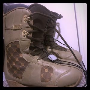 Burton Emerald ski/snowboard boots size 9
